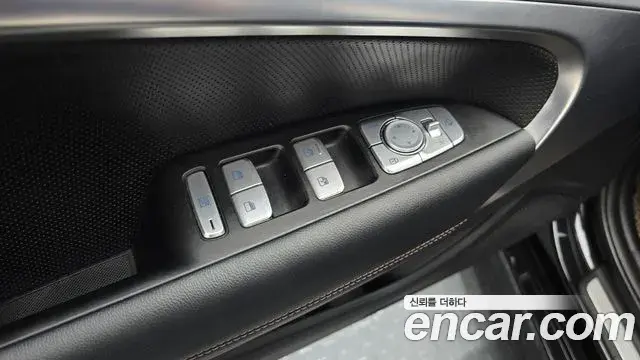 Genesis G70 2018 — Şəkil 31/32