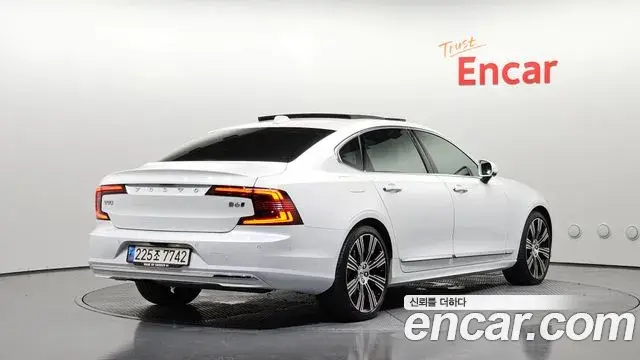 Volvo S90 2022 — Photo 20/20
