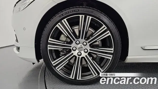 Volvo S90 2022 — Photo 7/20