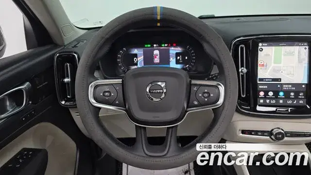 Volvo XC40 2022 — Фото 15/20