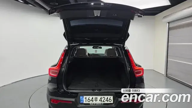 Volvo XC40 2022 — Фото 20/20