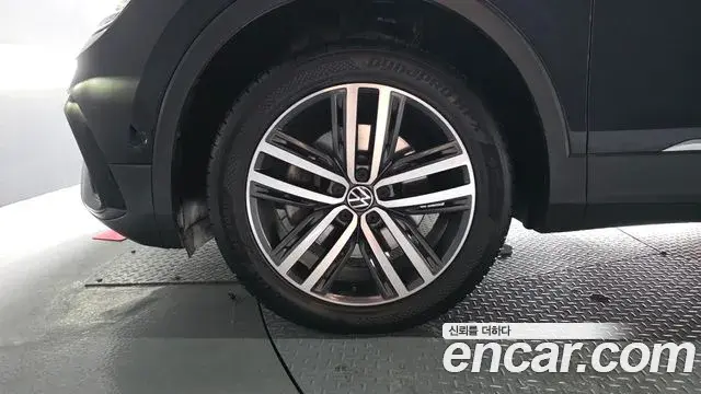 Volkswagen Tiguan Allspace 2022 — Photo 13/20