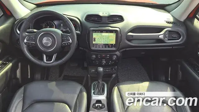 Jeep Renegade 2019 — Фото 7/20