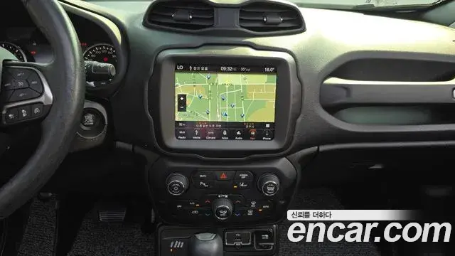 Jeep Renegade 2019 — Фото 13/20