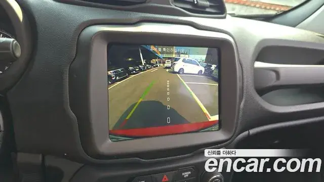 Jeep Renegade 2019 — Фото 15/20