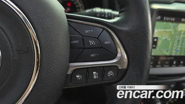 Jeep Renegade 2019 — Фото 17/20