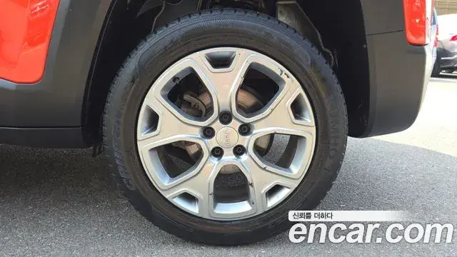 Jeep Renegade 2019 — Photo 8/34