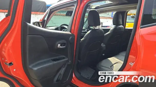 Jeep Renegade 2019 — Photo 34/34