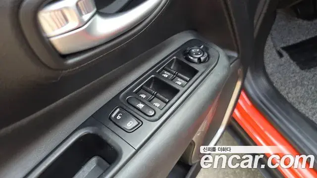 Jeep Renegade 2019 — Photo 30/34