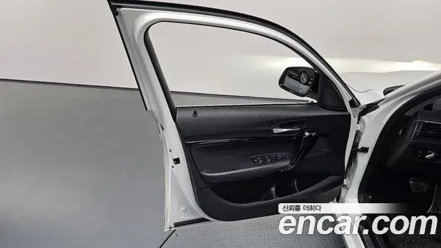 BMW 1 Series 2019 — ფოტო 25/32