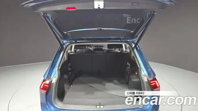 Volkswagen Tiguan Allspace 2020 — ფოტო 17/31