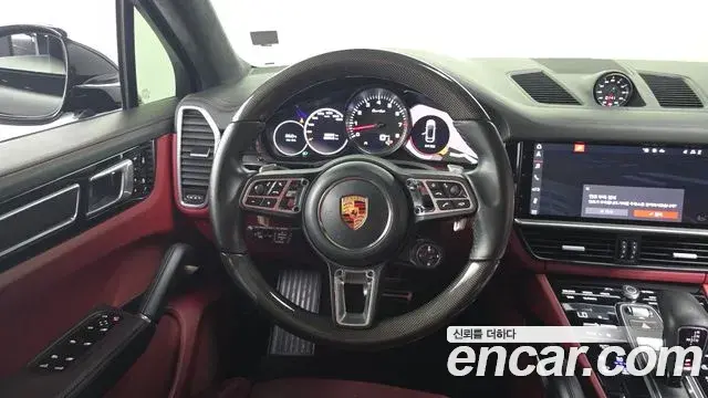 Porsche Cayenne 2020 — ფოტო 9/20