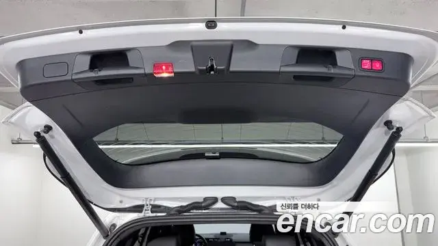Mercedes-Benz GLB-Class 2021 — Фото 18/20