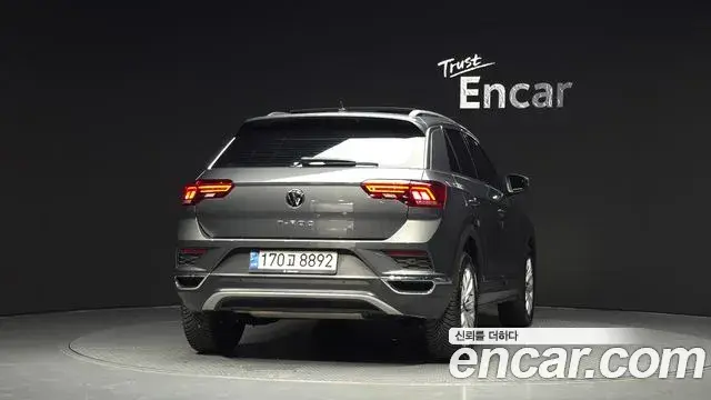 Volkswagen T-Roc 2021 — Фото 4/20