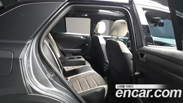 Volkswagen T-Roc 2021 — Фото 12/20
