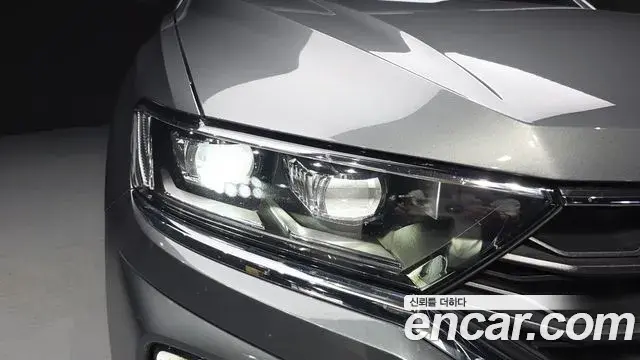 Volkswagen T-Roc 2021 — Şəkil 26/32