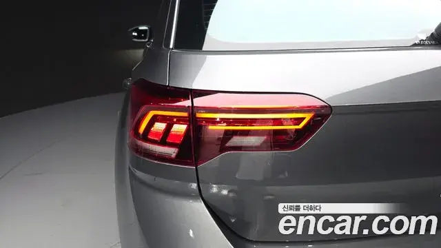 Volkswagen T-Roc 2021 — Şəkil 20/32
