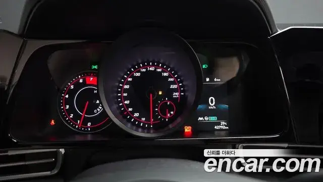 Hyundai The New Avante Hybrid 2020 — Photo 19/20