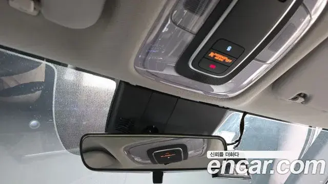 Hyundai The New Avante Hybrid 2020 — Photo 2/20