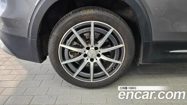 Mercedes-Benz GLB-Class 2022 — Photo 14/31