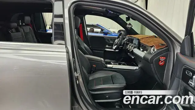 Mercedes-Benz GLB-Class 2022 — Photo 11/31