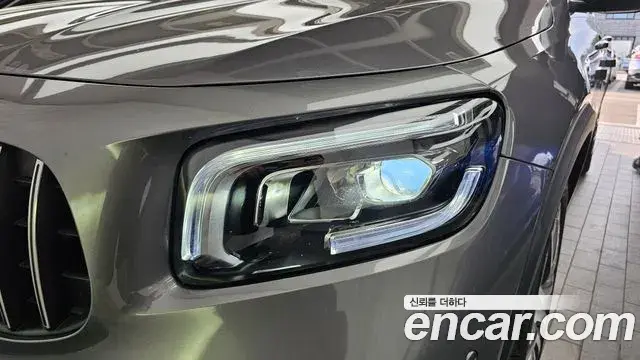 Mercedes-Benz GLB-Class 2022 — Photo 10/31