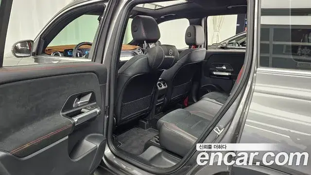 Mercedes-Benz GLB-Class 2022 — Photo 13/31