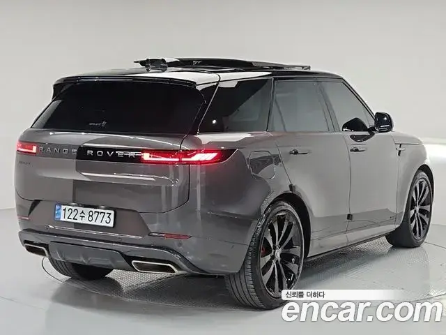 Land Rover Range Rover Sport 2024 — ფოტო 14/20