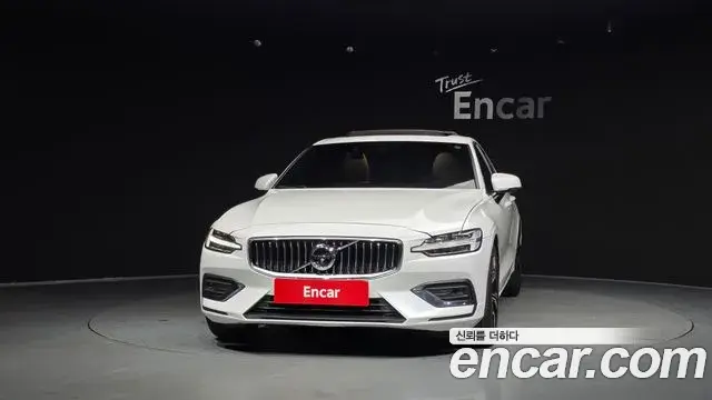 Volvo S60 2021 — Photo 7/20