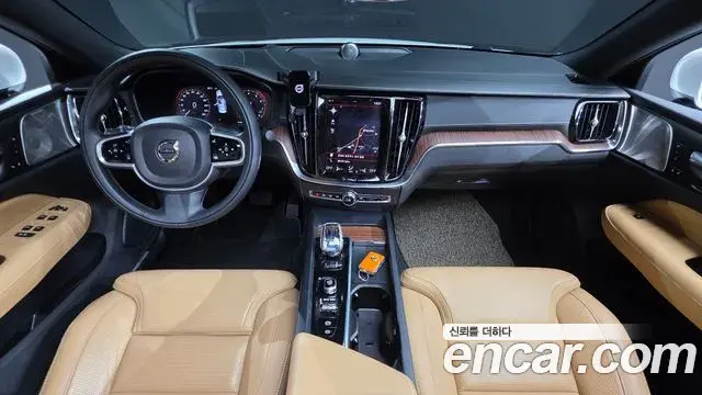 Volvo S60 2021 — Photo 17/20