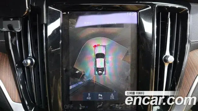 Volvo S60 2021 — Photo 9/20