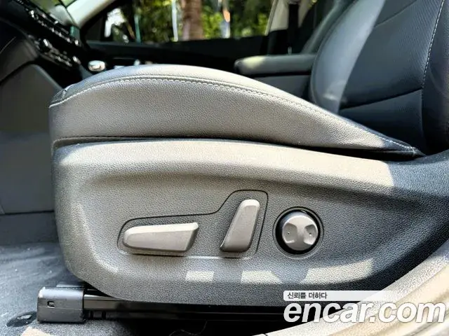 Kia Niro 2021 — Фото 17/20