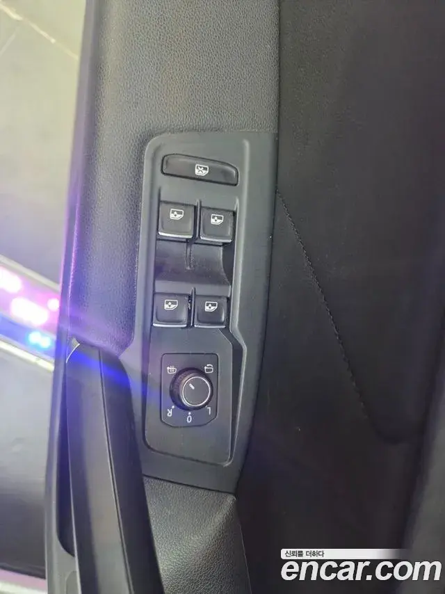 Volkswagen Tiguan 2018 — Şəkil 13/18