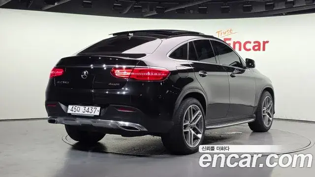 Mercedes-Benz GLE-Class 2018 — ფოტო 6/20
