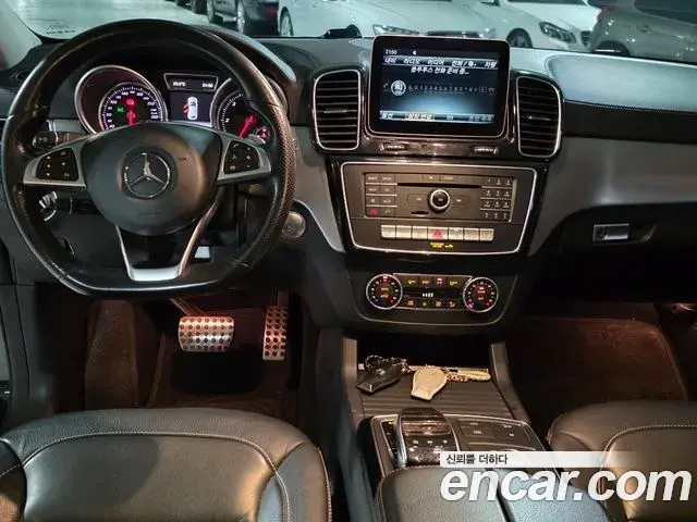 Mercedes-Benz GLE-Class 2018 — ფოტო 3/20