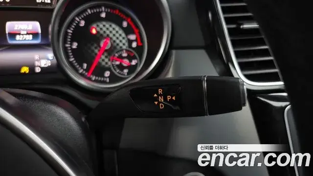 Mercedes-Benz GLE-Class 2018 — ფოტო 2/20