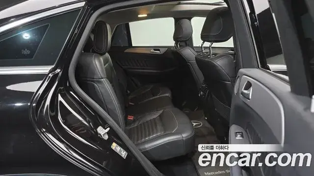 Mercedes-Benz GLE-Class 2018 — ფოტო 12/20