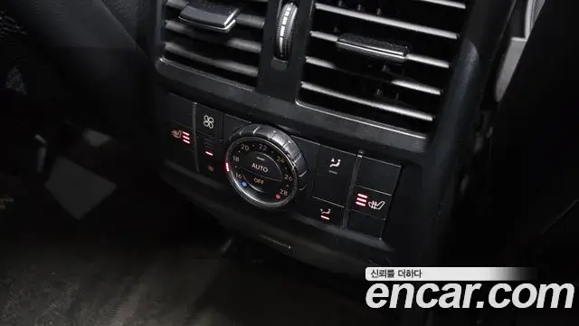 Mercedes-Benz GLE-Class 2018 — ფოტო 13/20