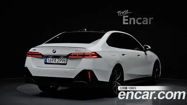 BMW 5 Series 2024 — Şəkil 15/20