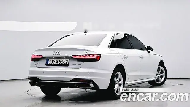Audi A4 2021 — Şəkil 12/19