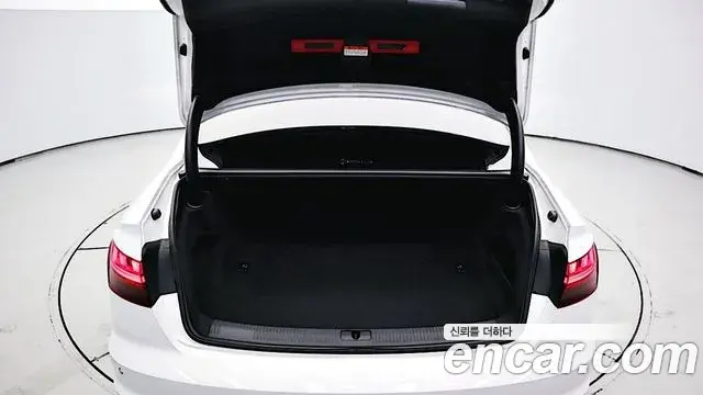 Audi A4 2021 — Şəkil 15/19