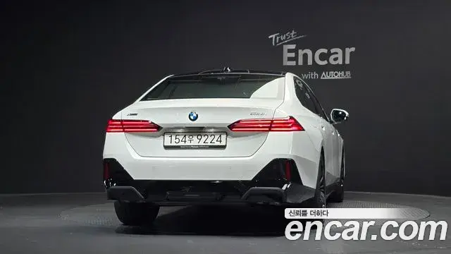 BMW 5 Series 2025 — Şəkil 20/34