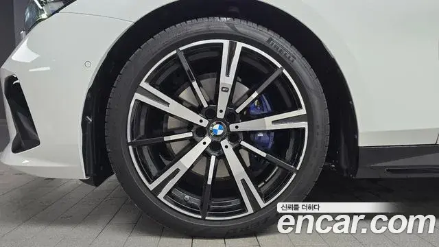 BMW 5 Series 2025 — Şəkil 21/34