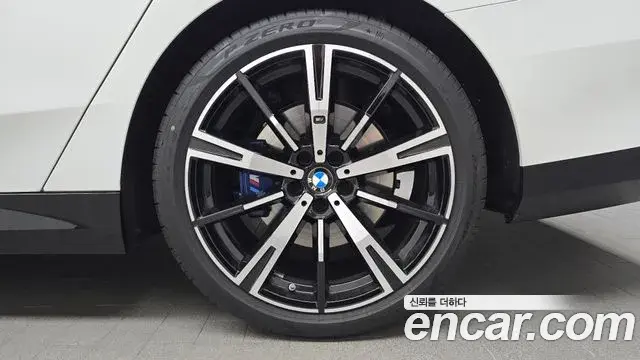 BMW 5 Series 2025 — Şəkil 30/34