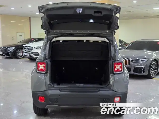 Jeep Renegade 2021 — Şəkil 20/20