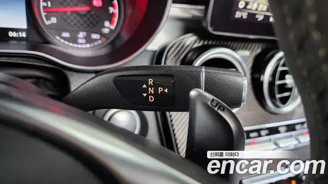Mercedes-Benz GLC-Class 2018 — Şəkil 23/35
