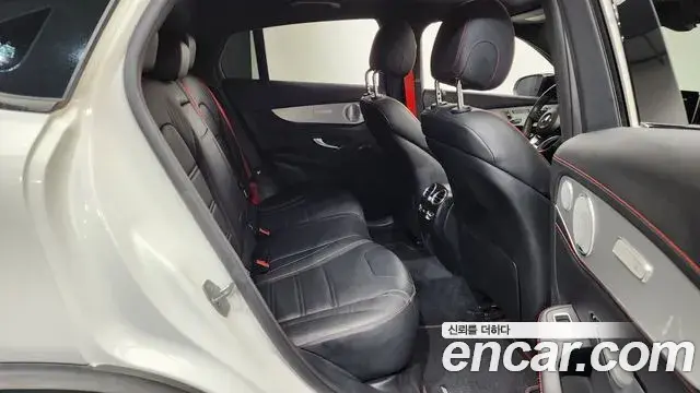 Mercedes-Benz GLC-Class 2018 — Şəkil 18/35