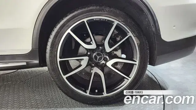 Mercedes-Benz GLC-Class 2018 — Şəkil 14/35