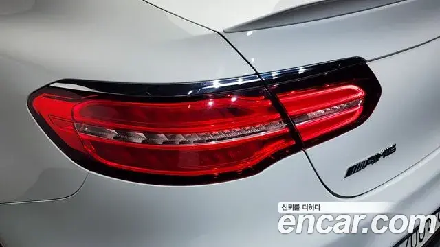 Mercedes-Benz GLC-Class 2018 — Şəkil 31/35