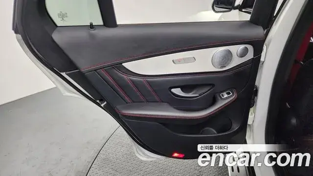 Mercedes-Benz GLC-Class 2018 — Şəkil 34/35
